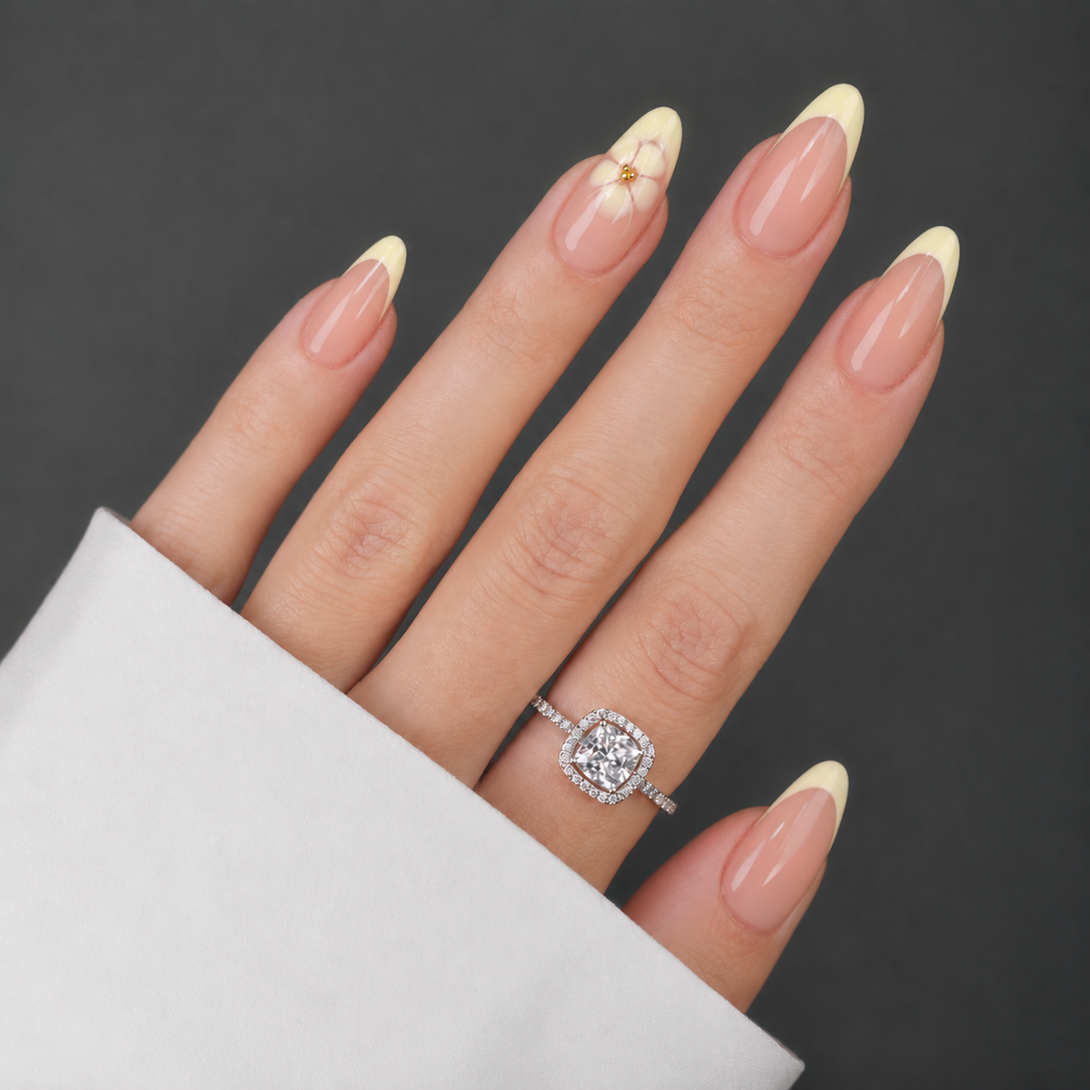 Pastel Petal (moyen amande)